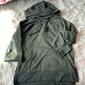 Women’s hooded sweatshirt